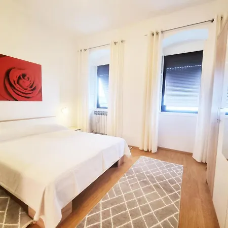 Hana Apartment *