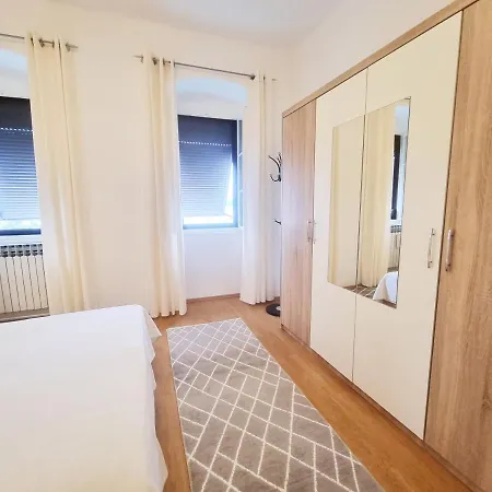 Apartment Hana Icici